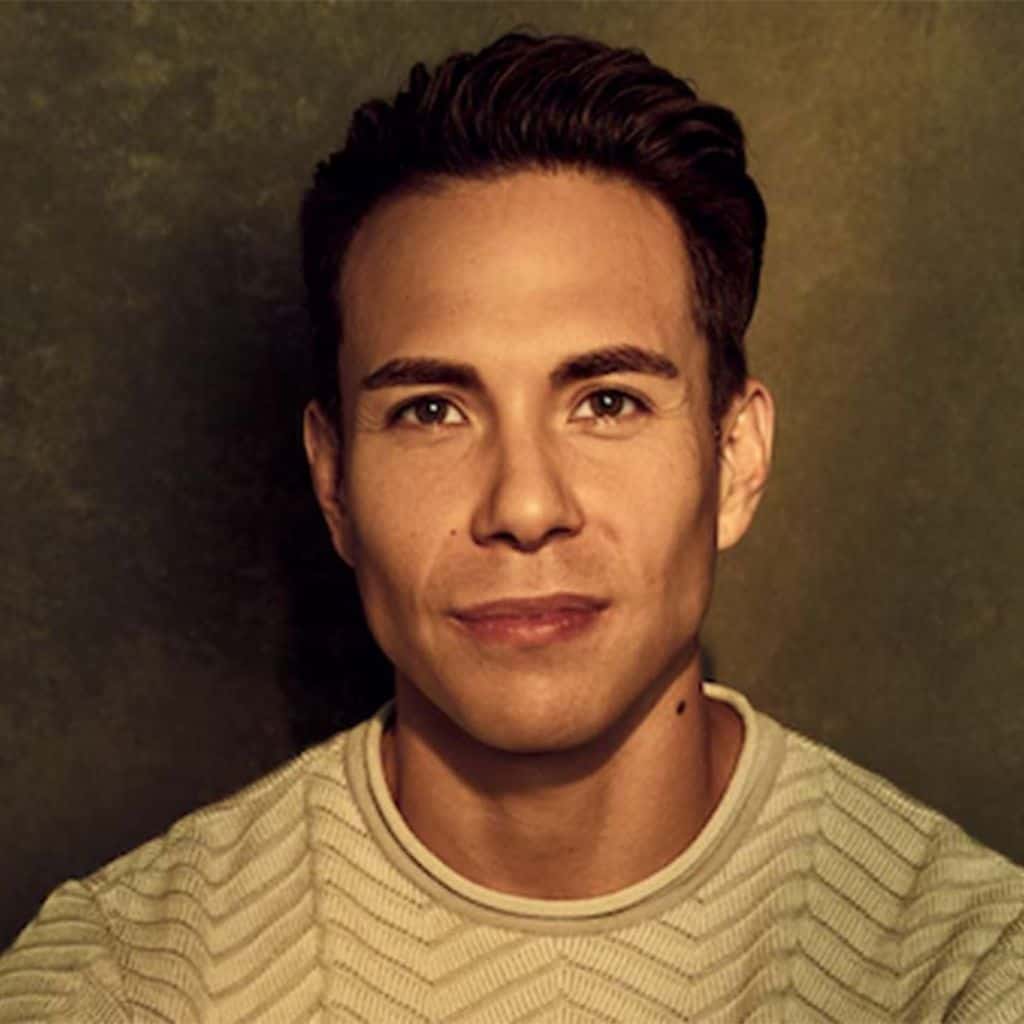 Apolo Ohno is the most decorated US Winter Olympian in history, having won 8 Olympic medals & 21 World Championship medals! He talks about psychotic obsession, getting into the FLOW, self-sabotage and what Harvard taught him in the So This Is My Why Podcast